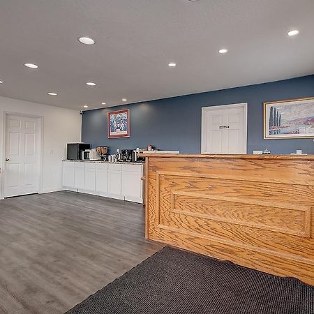Travelodge By Wyndham Spirit Lake/Okoboji Bagian luar foto
